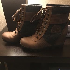 Sorel camel with grey sides wedge booties. Size 8 like new